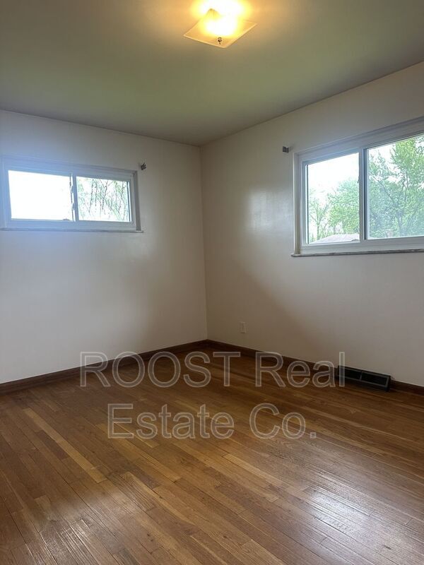 Building Photo - 3919 Conway Dr