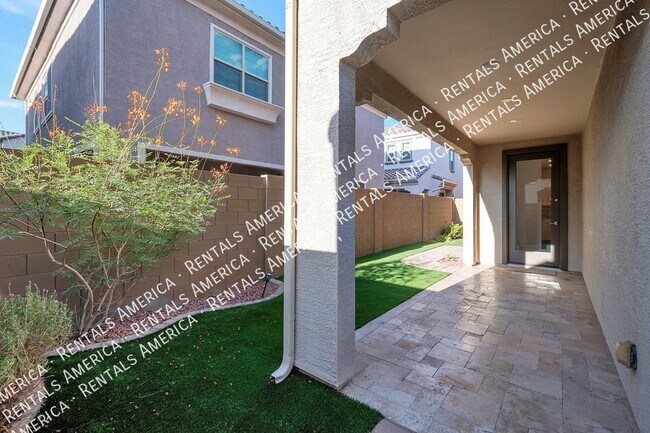Building Photo - Amazing 3-bedroom 3 1/2 bath