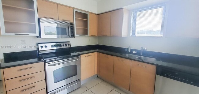 Building Photo - 3300 NE 191st St