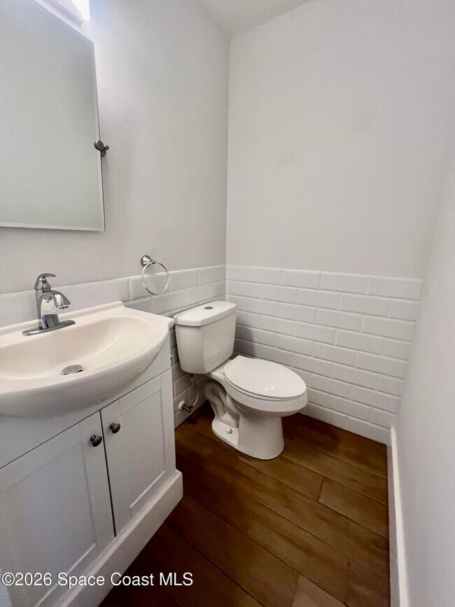 Building Photo - 121 3rd Ave