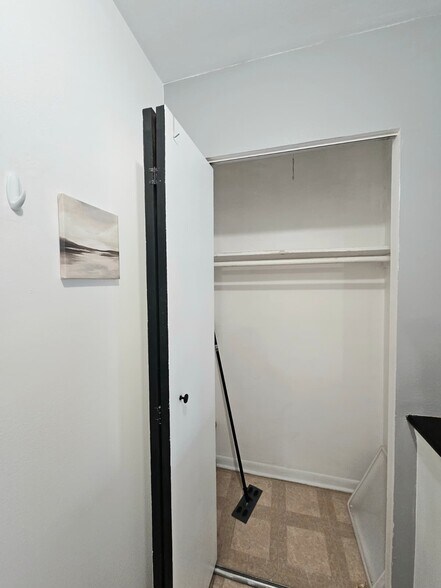 Building Photo - 2226 S Goebbert Rd