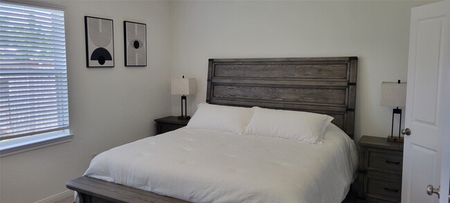 Building Photo - 347 E Coralburst Lp