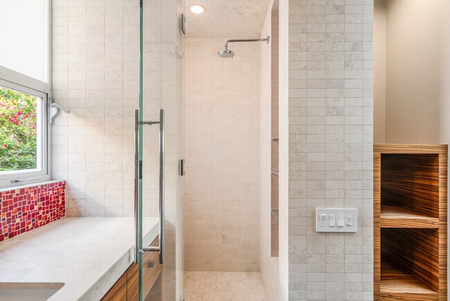 Building Photo - 686 Enchanted Way