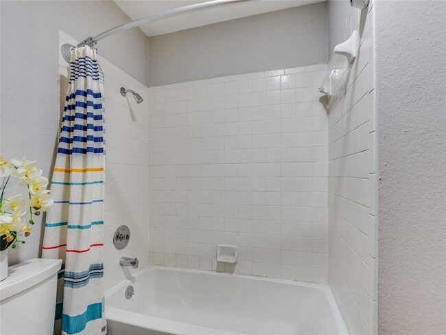 Building Photo - 12900 Campos Dr