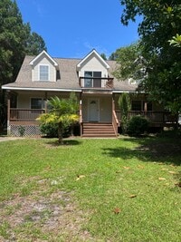 Building Photo - 3 Bedroom/2 Bathroom Furnished Winter Rent...