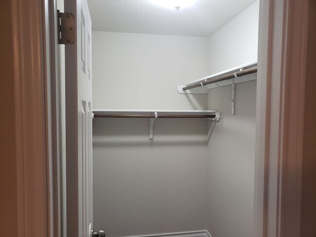 Building Photo - Townhome for Rent