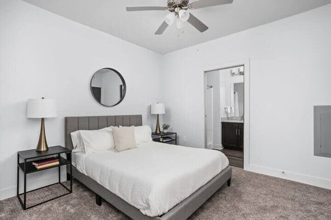 Building Photo - 8510 Westfield Blvd