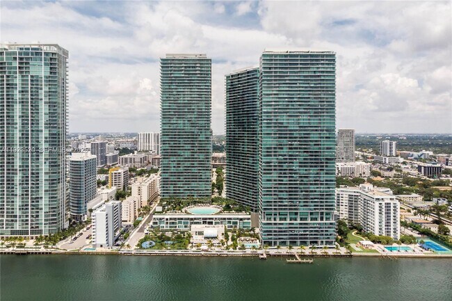 Building Photo - 501 NE 31st St