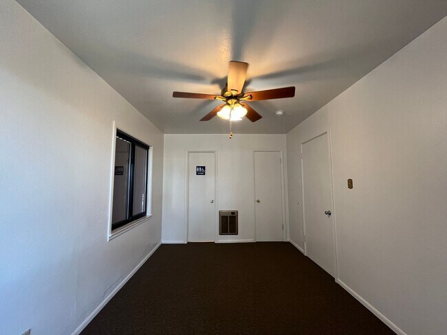 Building Photo - 420 Fairview Ln
