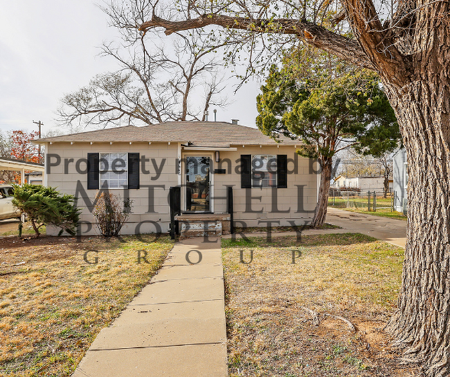 Primary Photo - Welcome to 4646 Bowie! Make this beautiful...