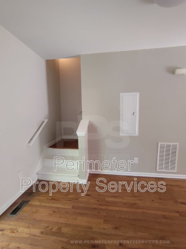 Building Photo - 259-261 Rosser