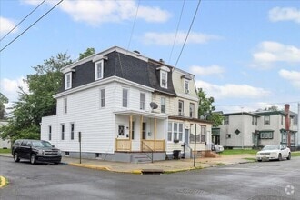 Building Photo - 18 N Sussex St