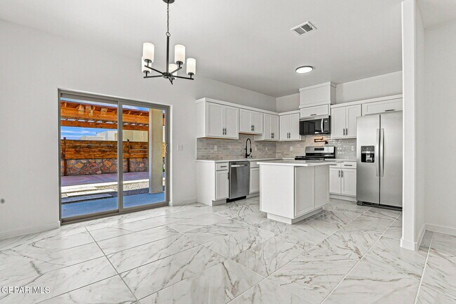Building Photo - 13909 Paseo Perlas Dr
