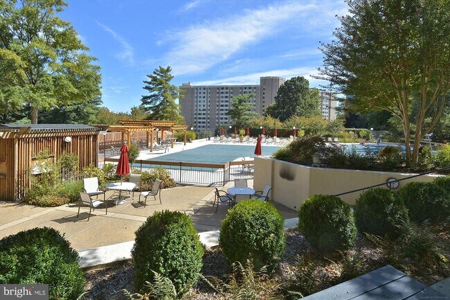 Building Photo - 5500 Holmes Run Pkwy
