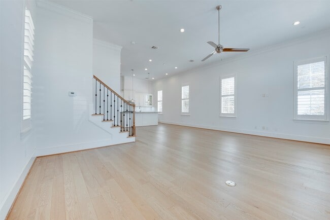 Building Photo - 8736 Oak Kolbe Ln