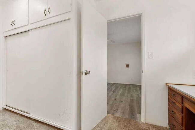 Building Photo - 590 N Cambridge St