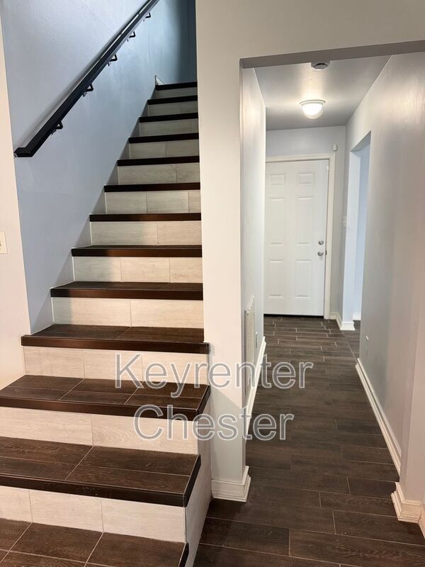 Building Photo - 7515 Fawndale Dr