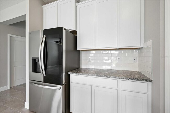 Building Photo - 2560 Warren Acrs Blvd
