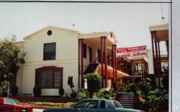 Building Photo - 820-830 1/2 S. Serrano Ave