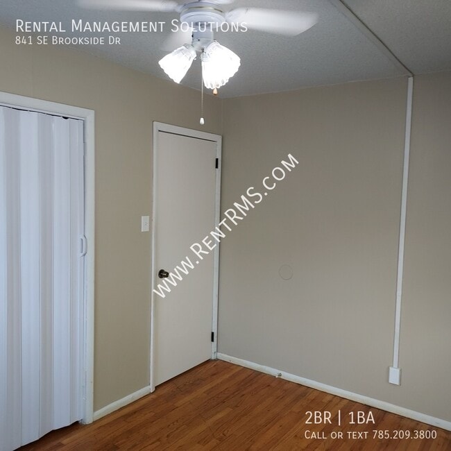 Building Photo - 841 SE Brookside Dr