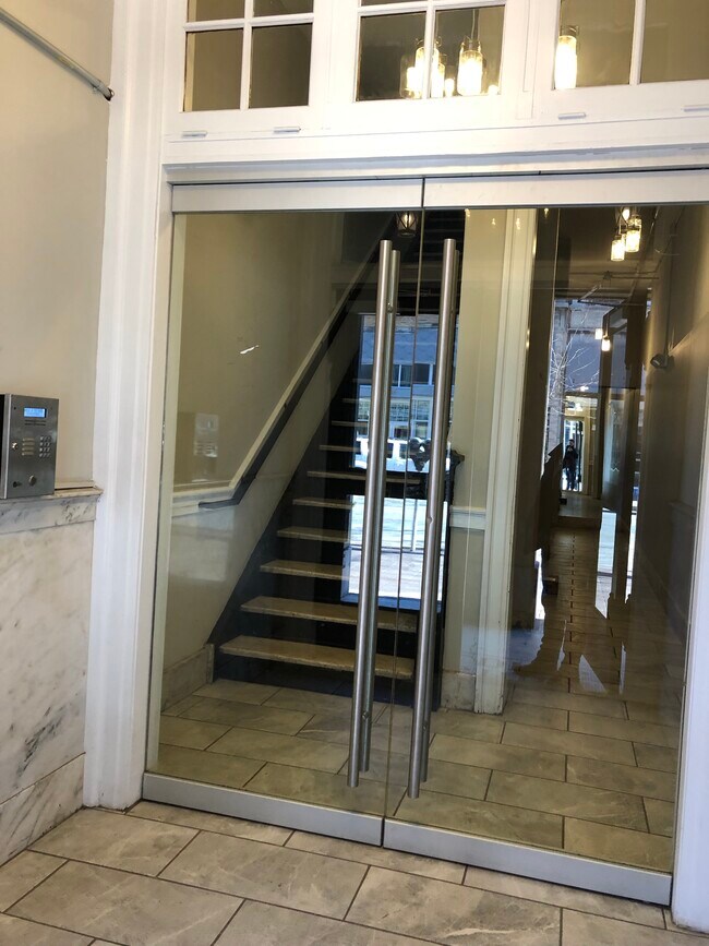 Building Photo - 94 S Main St