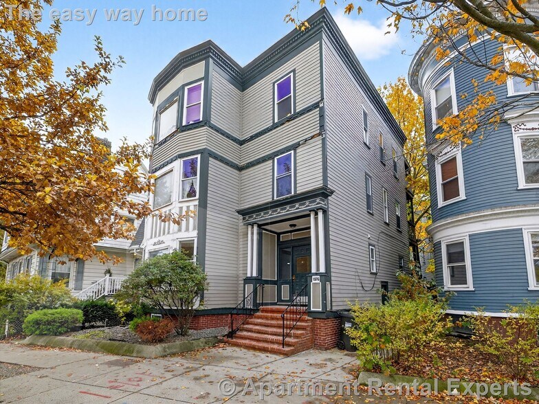 Building Photo - 1576 Cambridge St