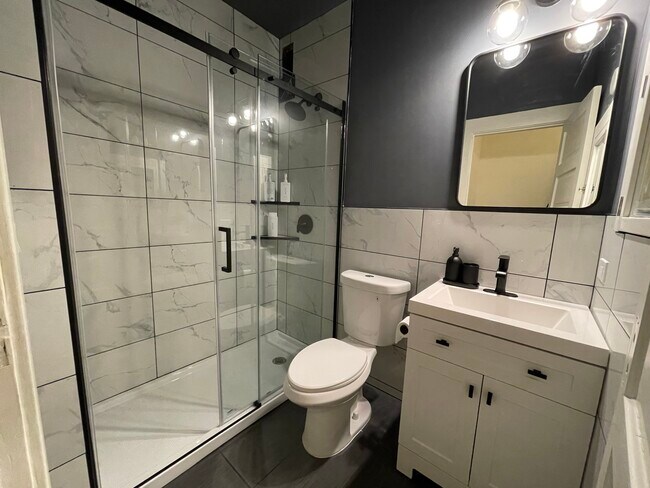 Building Photo - 1631 NW Everett St