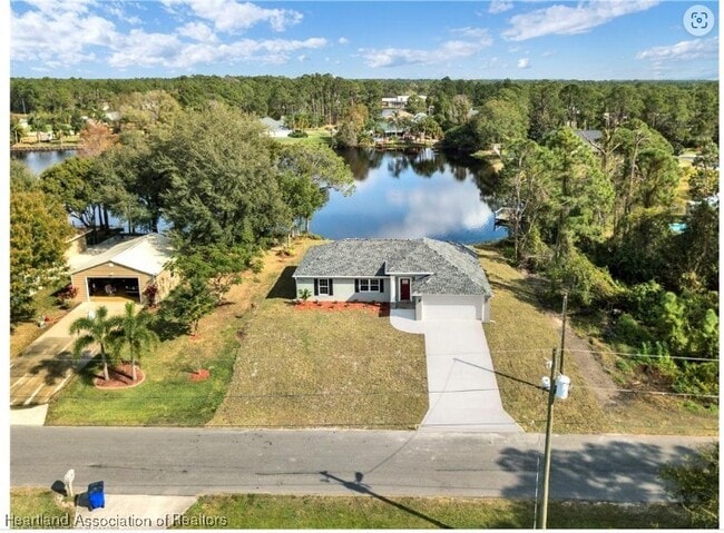 Building Photo - 5702 Lilac Rd