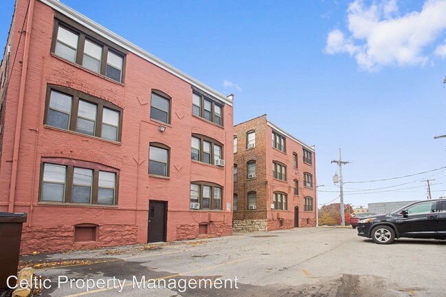 Building Photo - 3743-3749 Washington St