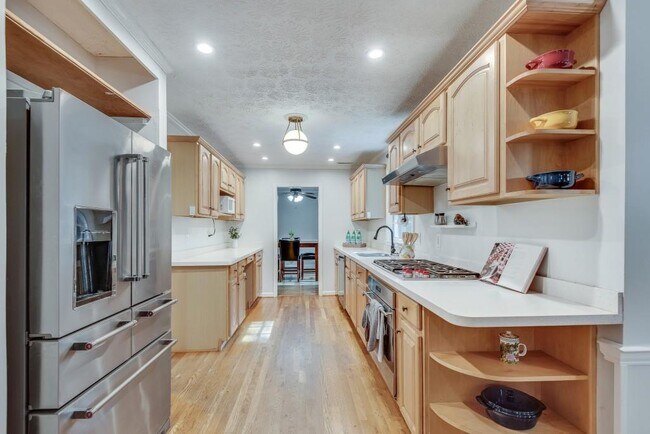 Building Photo - 2663 Rangewood Dr NE