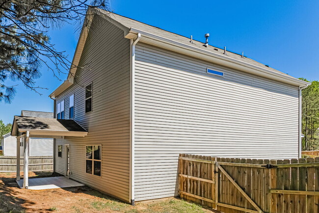 Building Photo - 136 Camellia Way
