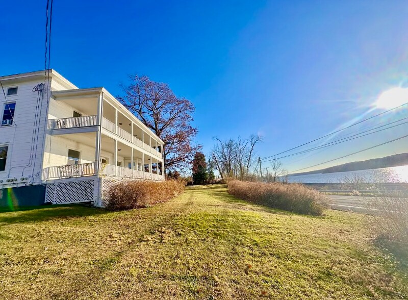 Building Photo - 1784 NY-9J