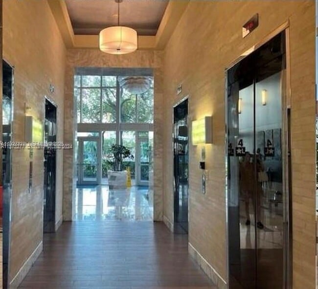 Building Photo - 185 SW 7th St