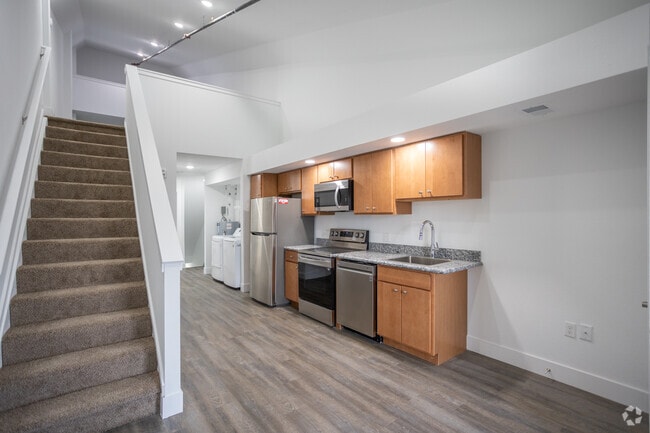 Interior Photo - Georgetown West