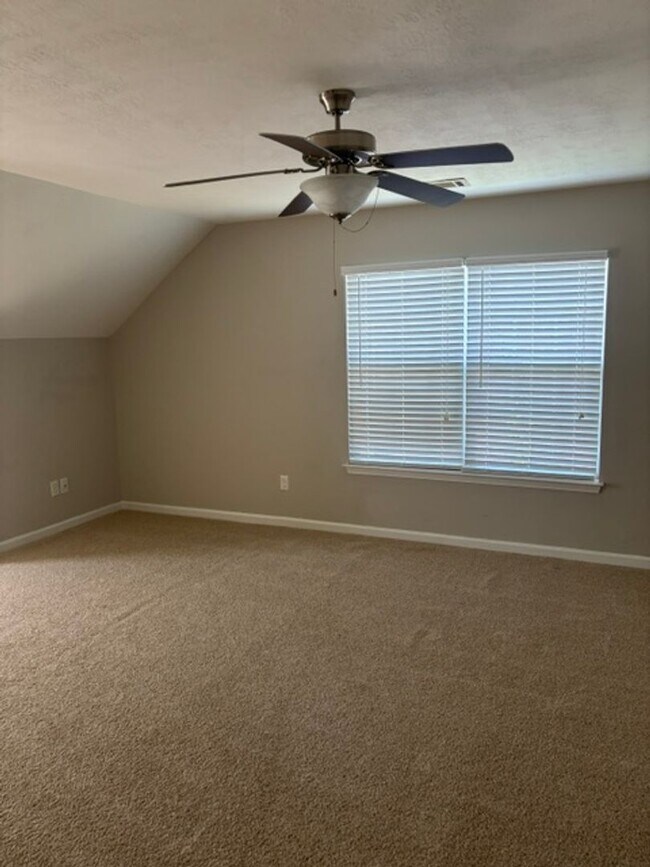 Building Photo - 5036 Reynolds Way