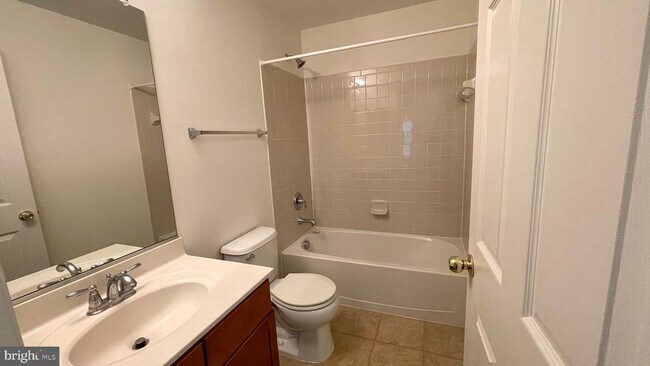Building Photo - 6076 Wicker Ln