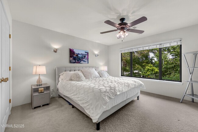 Building Photo - 4953 Lakeridge Terrace W