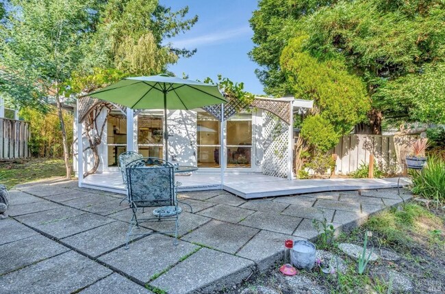 Primary Photo - 505 Pineo Ave