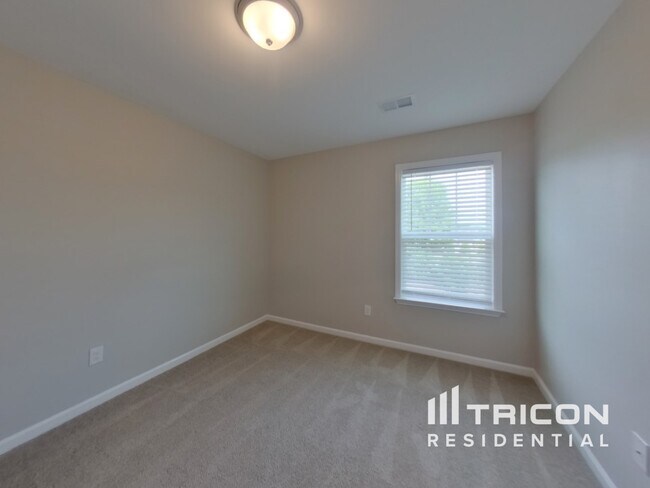 Building Photo - 108 Eventine Way