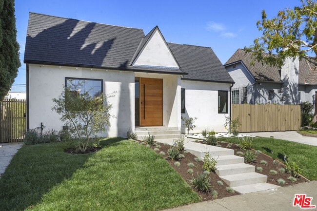 Building Photo - 1161 Stearns Dr