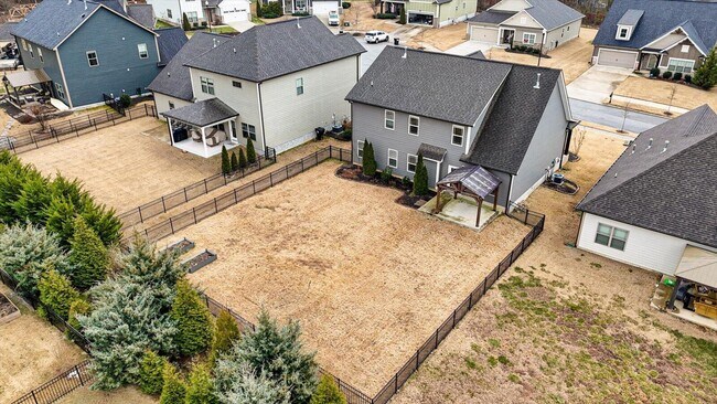 Building Photo - 7458 White Pine Dr