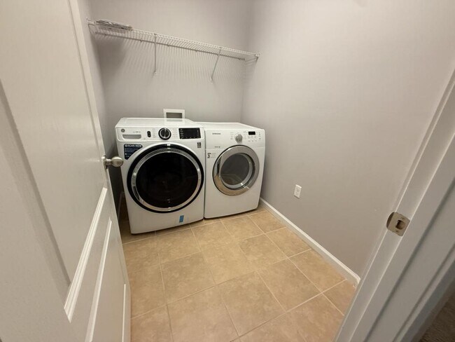 Building Photo - 1888 Compass Flower Way