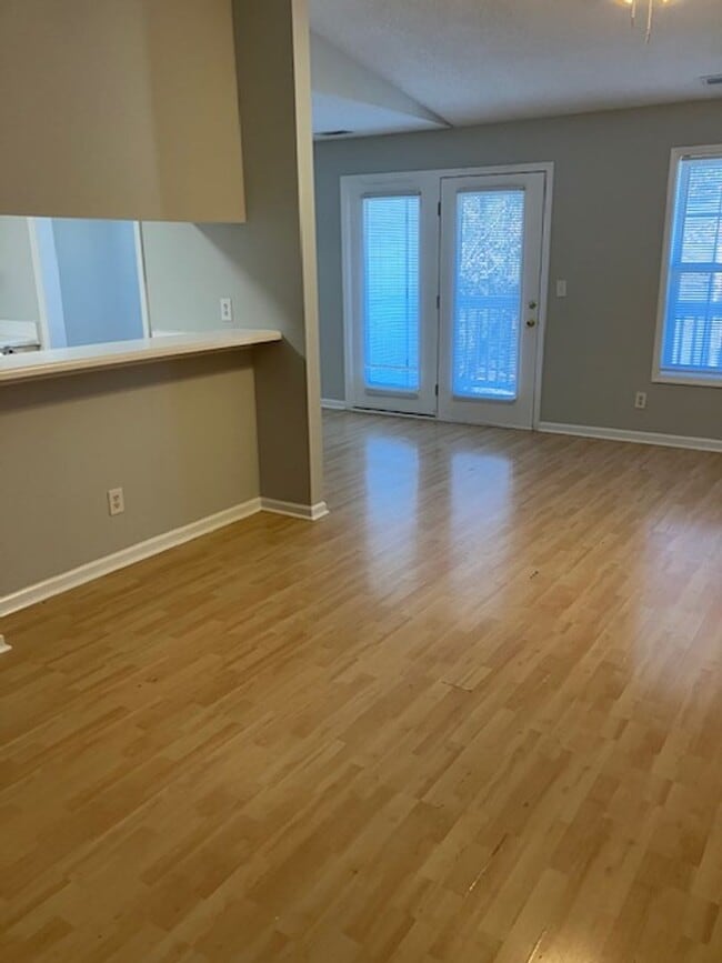 Building Photo - 901 Litchfield Way