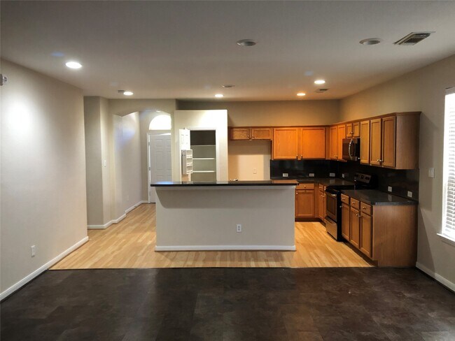 Building Photo - 17218 Mitchell Pass Ln