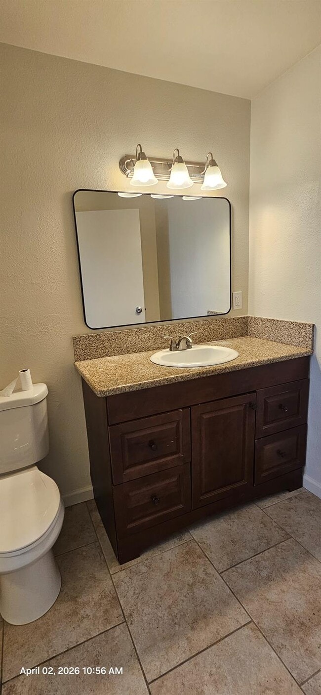 Building Photo - 3069 Thompson Ave