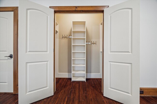 Building Photo - 3614 Lancashire St