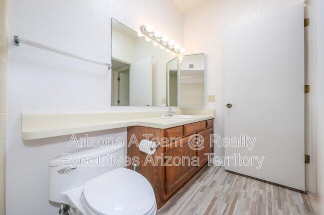 Building Photo - Rivenoak Circle-8178 E.