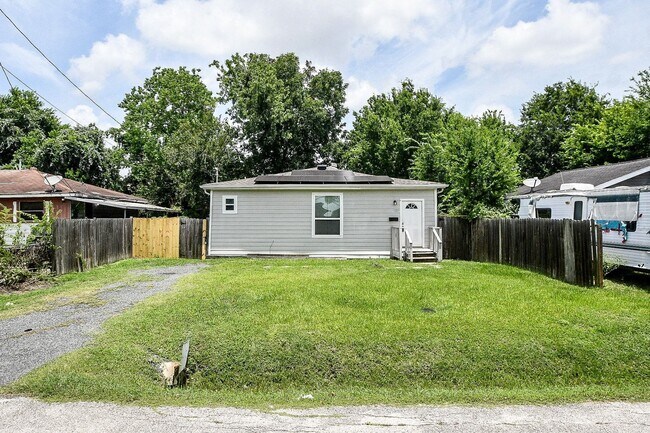 Building Photo - 4137 Galesburg St