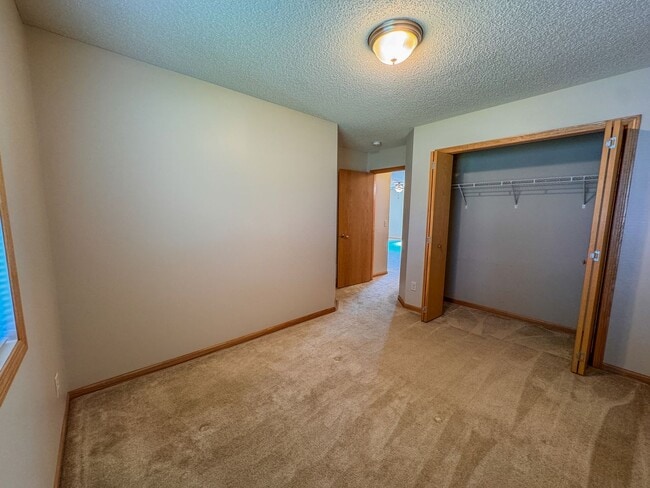 Building Photo - 1611 Gunston Dr