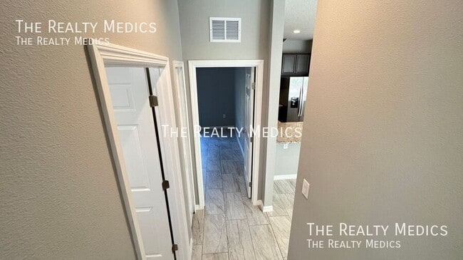 Building Photo - 1247 San Matio St